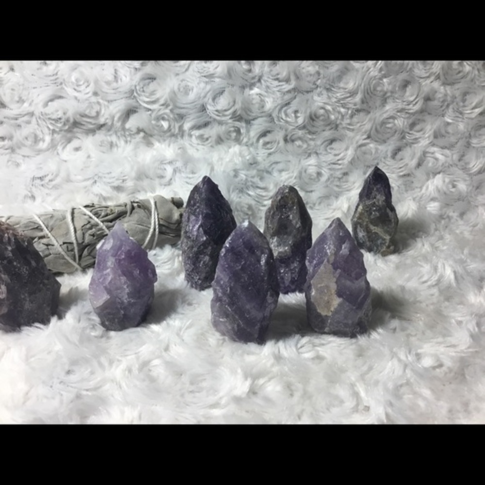 Natural Raw Amethyst Pyramid Crystal - Picture 5 of 8